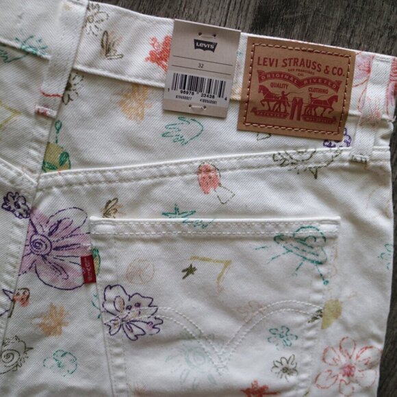 NWT Levi's High Rise Relaxed Mom Cream Denim Jean Shorts Space Doodle - Picture 15 of 16